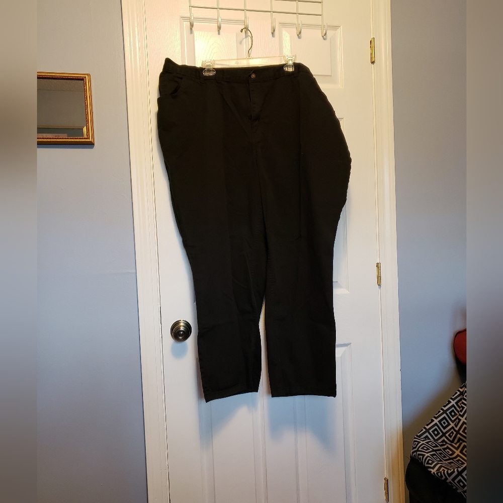 Plus size black twill straight leg jean